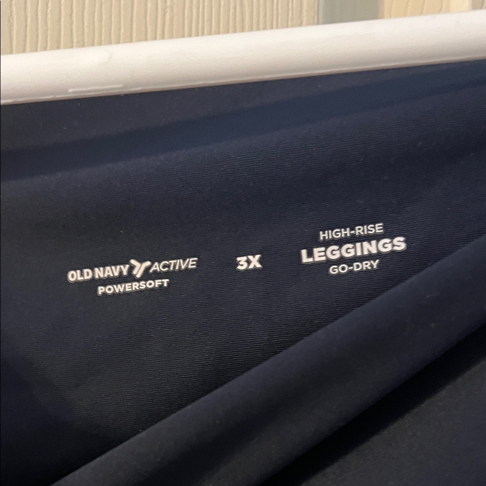 Old Navy Women’s Leggings - Picture 2 of 3